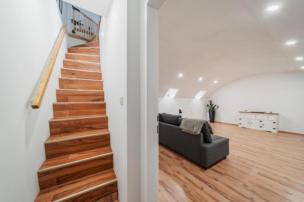 Apartmán 117 M² Near Nussdorferstrasse Vídeň Exteriér fotografie
